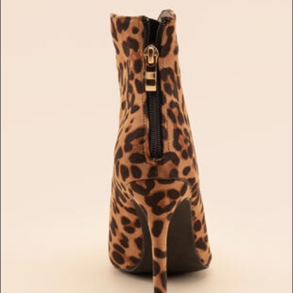 Leopard faux suede Ophelia bootie sz 7.5 - Picture 5 of 5